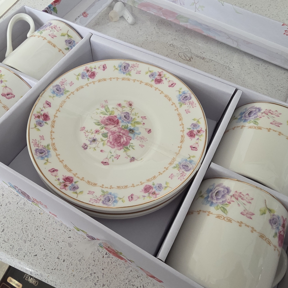 Grace Teaware Porcelain Espresso Set Of 4 Cups & Saucers Summer Floral NIB - Picture 5 of 5